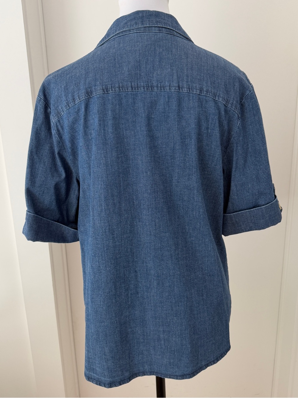 ANNE KLEIN Denim Short Sleeve Button Front Shirt V Neck Western Classic Chic - Picture 4 of 13